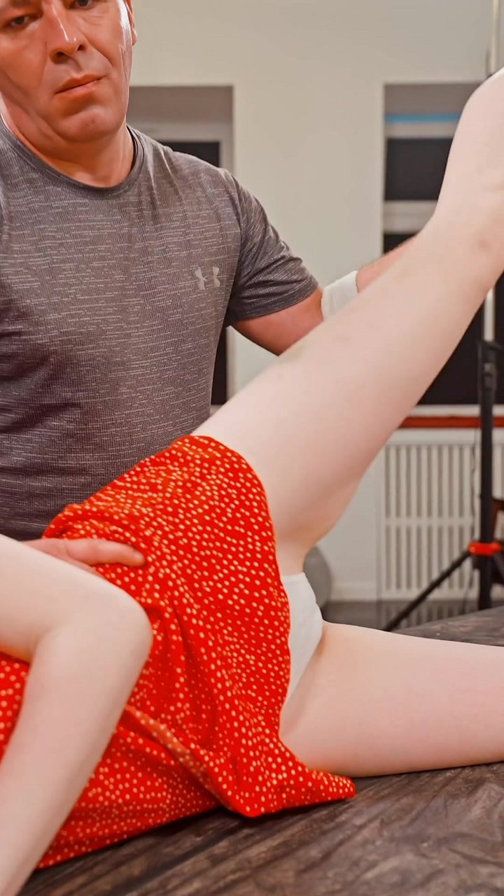 3 reasons this assisted leg lift works on chronic hip pain: 👇 1) We're releasing deep tension in the iliacus and psoas muscles. 2) This angle helps decompress the femoral head in the hip socket. 3) Gentle rotation resets nerve signals to the leg adductors