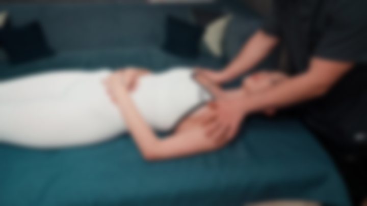 RELAXING HOME STRETCH WITH CHIROPRACTIC MOVES FOR NIKA — YOGA QUEENS