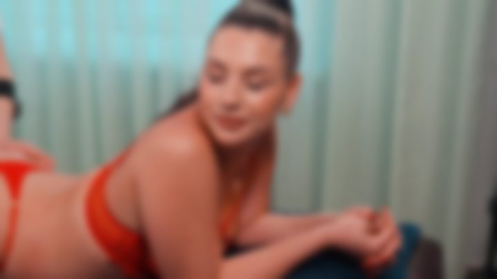 OIL THIGH MASSAGE — MASTER ANNA MASSAGES ANNA | RELAXING SESSION 💗 — Massage Queens