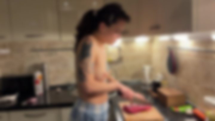 POV COOKING MEAT AT HOME — MY PRIVATE KITCHEN MOMENT 🍓 NU 18+ — Lovina Lady