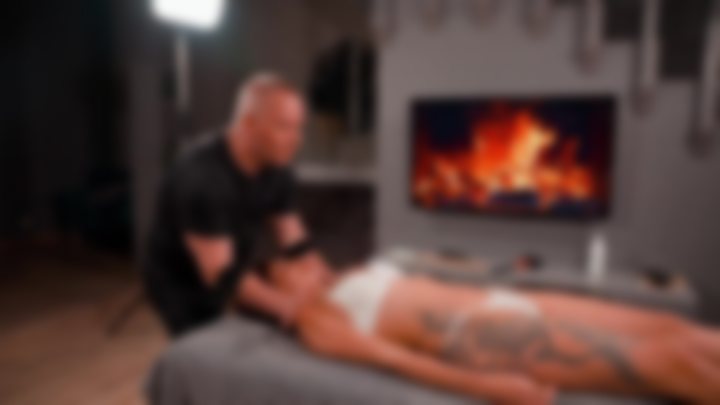 CHIROPRACTIC ADJUSMENT AND DEEP TISSUE MASSAGE FOR PRETTY ASSOL - PART 1 (ASMR) — The Art of Touch