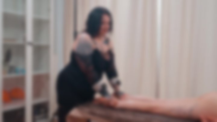 DEV1'S TITILLATING NU BACK MASSAGE ON OXANA 😈😏 — Aura Touch