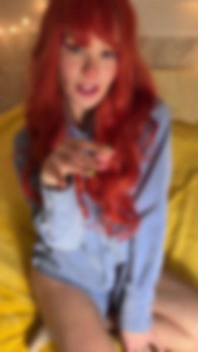 BEDTIME TEASE 🖤🥀 LOVINA ON THE BED — PLAYFUL CAM MOMENTS 🍓😈 — Lovina Lady