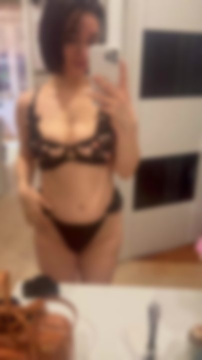 AESTHETIC POV — MARIA | MIRROR SESSION — Maria Mist