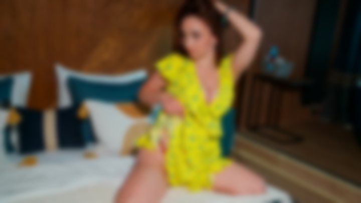 DANCING ON THE BED WITH MARIA 💃💗 — Maria Mist