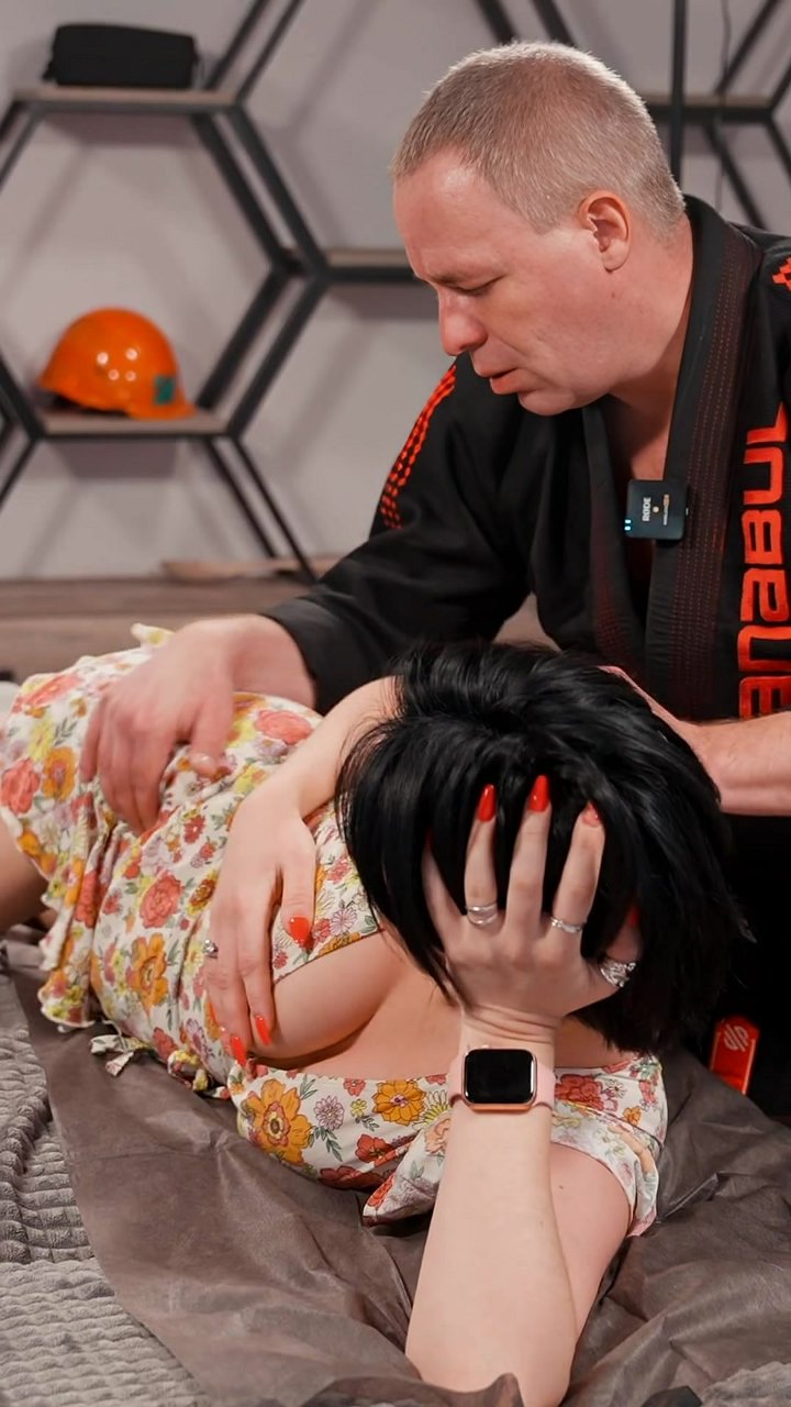 Did you know your trapezius muscle is one of the first to store physical and emotional stress? Watch as deep, sustained pressure is applied along the superior fibers of the trapezius, from the neck to the shoulder blade. This manual therapy technique rele