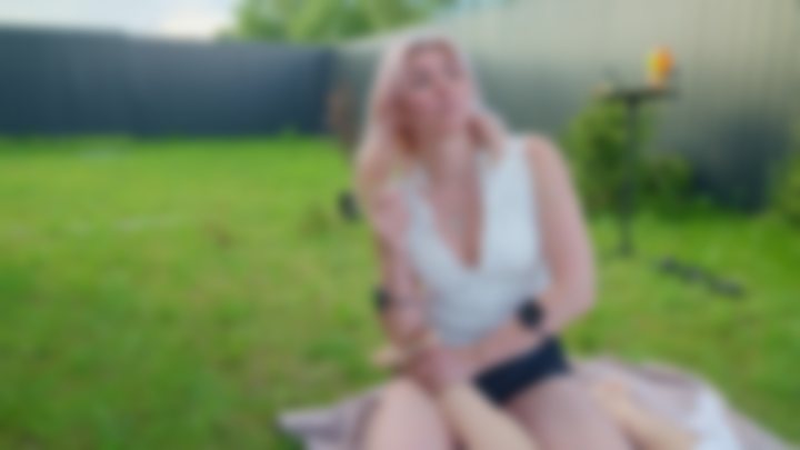 OUTDOOR MASSAGE WITH TANYA — PART 2 ON THE GREEN GRASS 🌿 NU 18+ — Lovina Lady