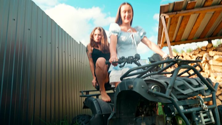 FREE VIDEO 🌹 RELAXING OUTDOOR STRETCH ON NATURE WITH KRIS AND LOVINA 🔥 — Massage Queens