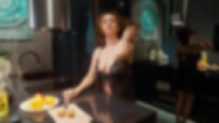 A LITTLE KITCHEN ROUTINE   — Maria Mist