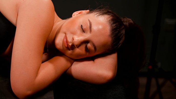 FREE VIDEO 💋 MARIA OIL MASSAGE FOR ANNA 💦 SENSUAL SPA RELAXATION 🔥 — SENSUAL ASMR MASSAGE
