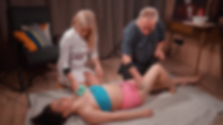 FOAM & SYNC | Four Hands Soap Massage for Maria — YOGA QUEENS