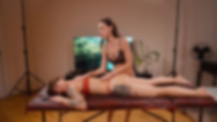SOOTHING MASSAGE IN PJS | Kristina & Assol Home Session — YOGA QUEENS