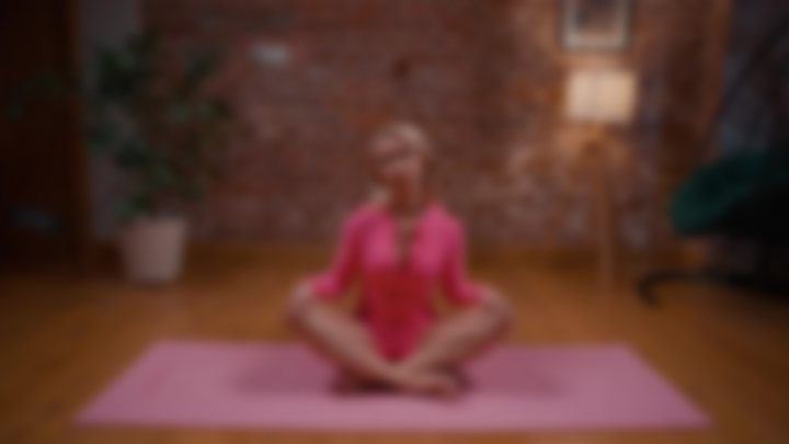 FLEXIBLE FROM HOME 🧘‍♀️ | Full Body Stretch with Julia — YOGA QUEENS