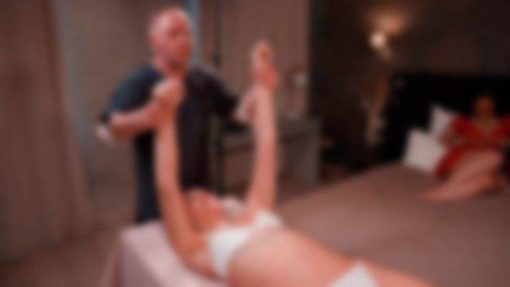 MAX’S PIERCING LINGERIE MASSAGE FOR LORIS 💦 — Aura Touch