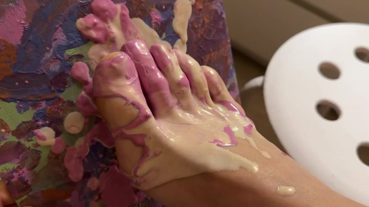 FOOT-PAINT PLAY 🖤🎨 LOVINA GETS MESSY ON CANVAS   — Lovina Lady