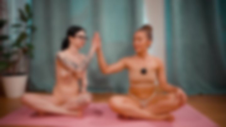 NU SASHA— ASSISTED STRETCHING 🖤🔥 — Kristina