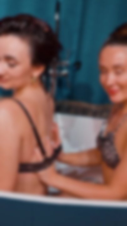 KRIS MAKES ME A MASSAGE IN THE BATH 🖤💦🔥 — Maria Mist