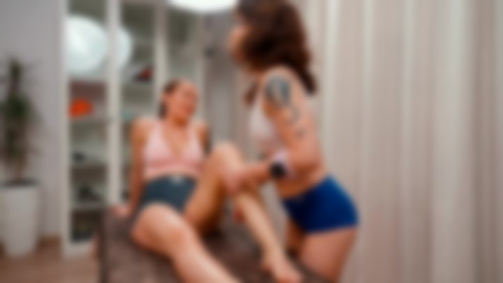 FOOT MASSAGE 💋 LOVINA FOR KRISTINA 🌹 COZY SESSION — YOGA QUEENS