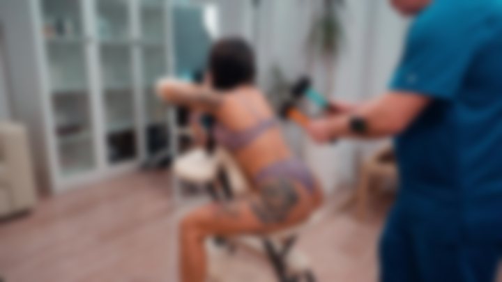 MASSAGE HAMMER DEEP THERAPY AT HOME | Maxim Works on Oksana — YOGA QUEENS