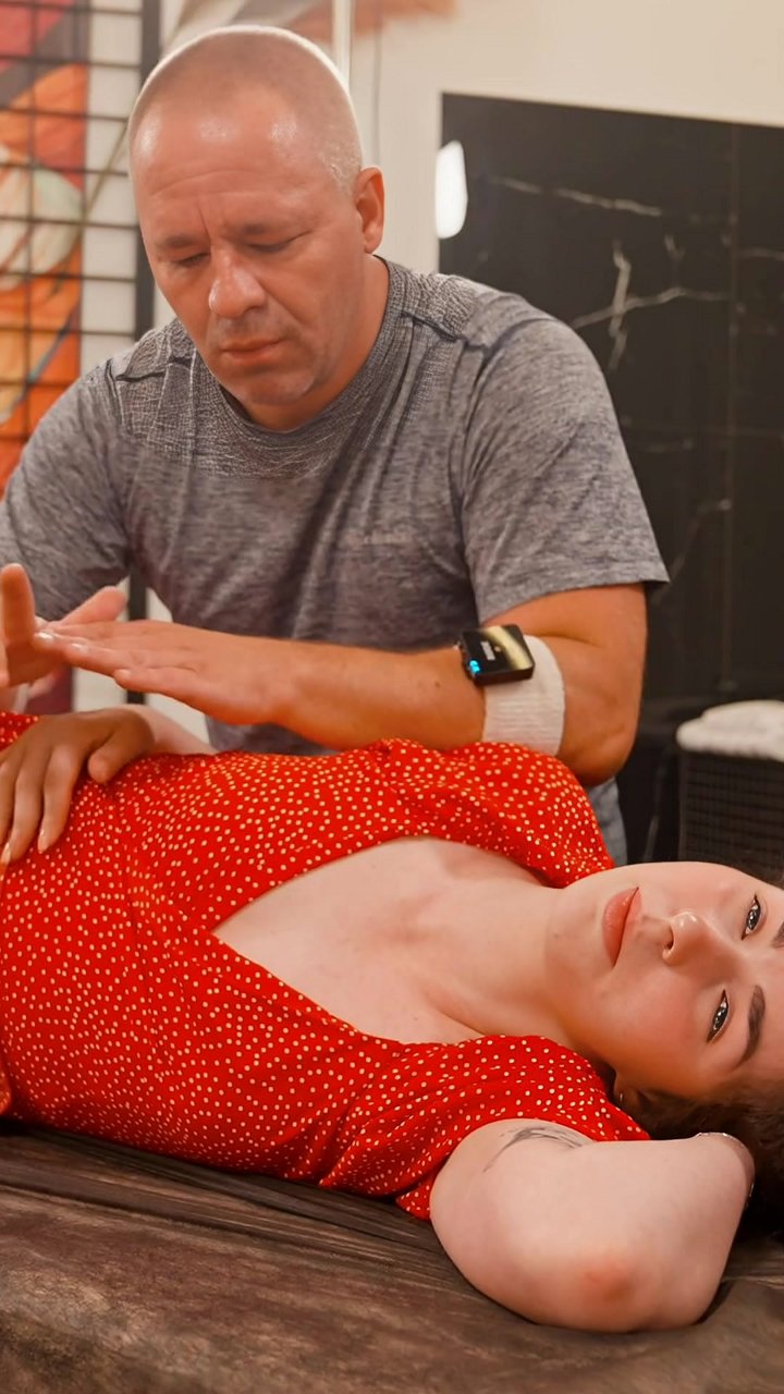 Does your lower back and hip feel constantly tight and restricted? This gentle, hands-on technique involves assessing the abdomen before applying sustained pressure to the lower back and hip flexors. This helps release deep fascial restrictions connecting